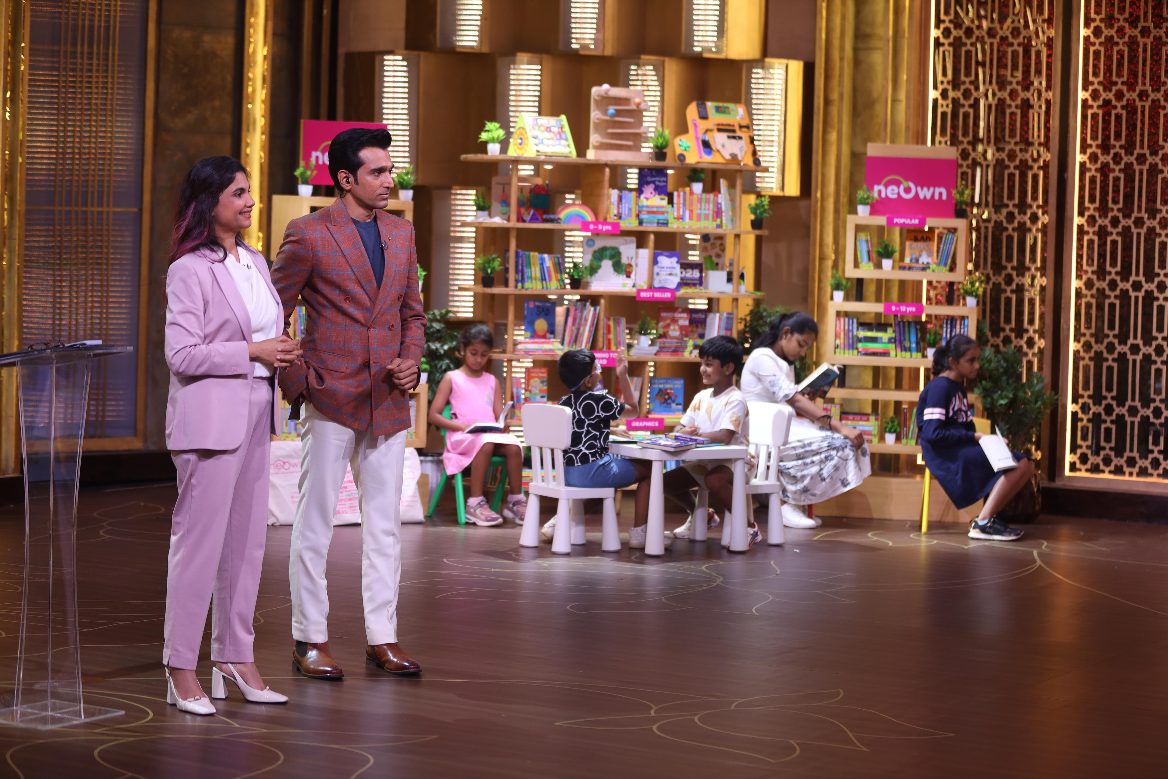 Candid moment between founders and the jury panel